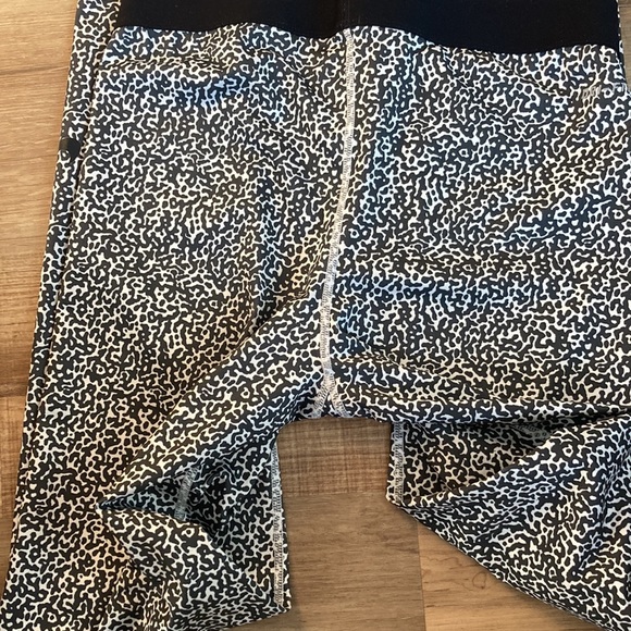 Nike Pro Women’s Medium Workout Pants Running track yoga exercise animal - Picture 8 of 8